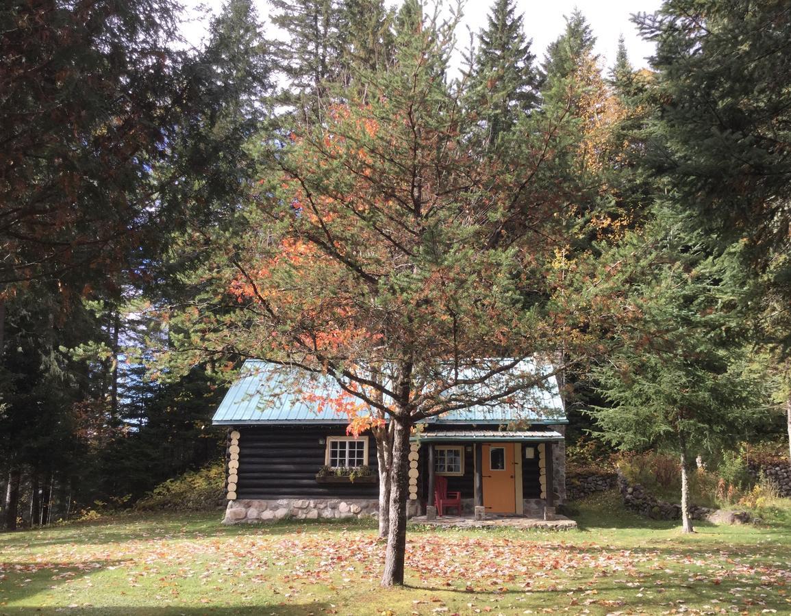 Domaine Le Bostonnais - Le Village En Bois Rond La Tuque Exterior photo